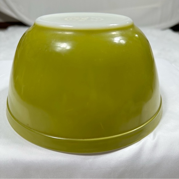 Vintage Green Pyrex Mixing Bowl 1 1/2 Quart 402 Made In USA - Picture 3 of 9